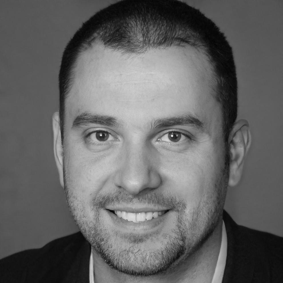 Marcus Kellerman, theravixora founder and lead instructor